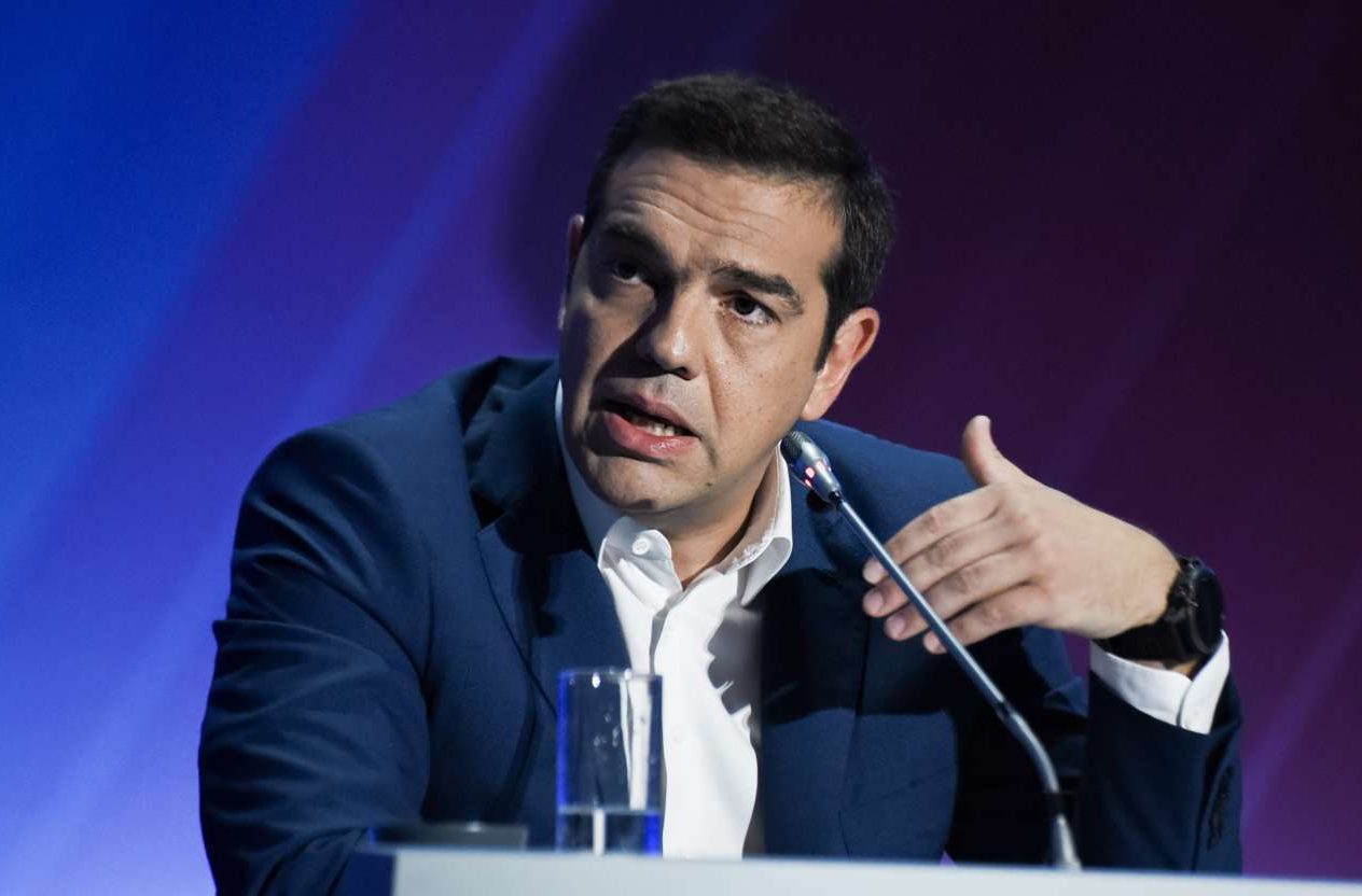 Ο Τσίπρας είπε ότι δεν έκρυψε νεκρούς, αλλά κρύφτηκε (ξανά) ο ίδιος για το Μάτι