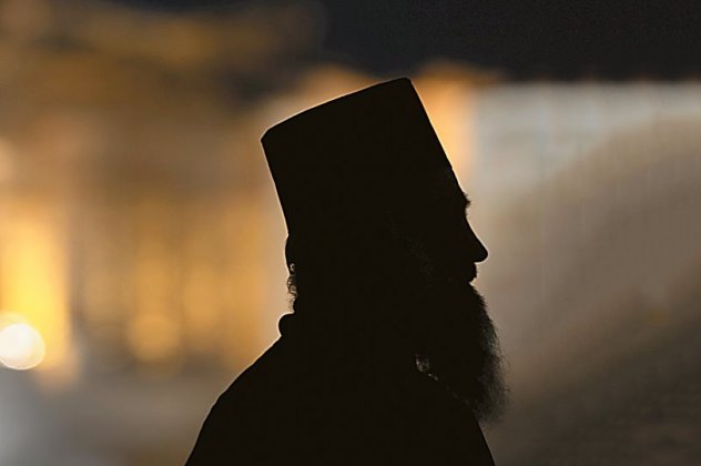 Παπάδες – «μαϊμού» πάντρευαν ζευγάρια σε κτήμα της Βαρυμπόμπης