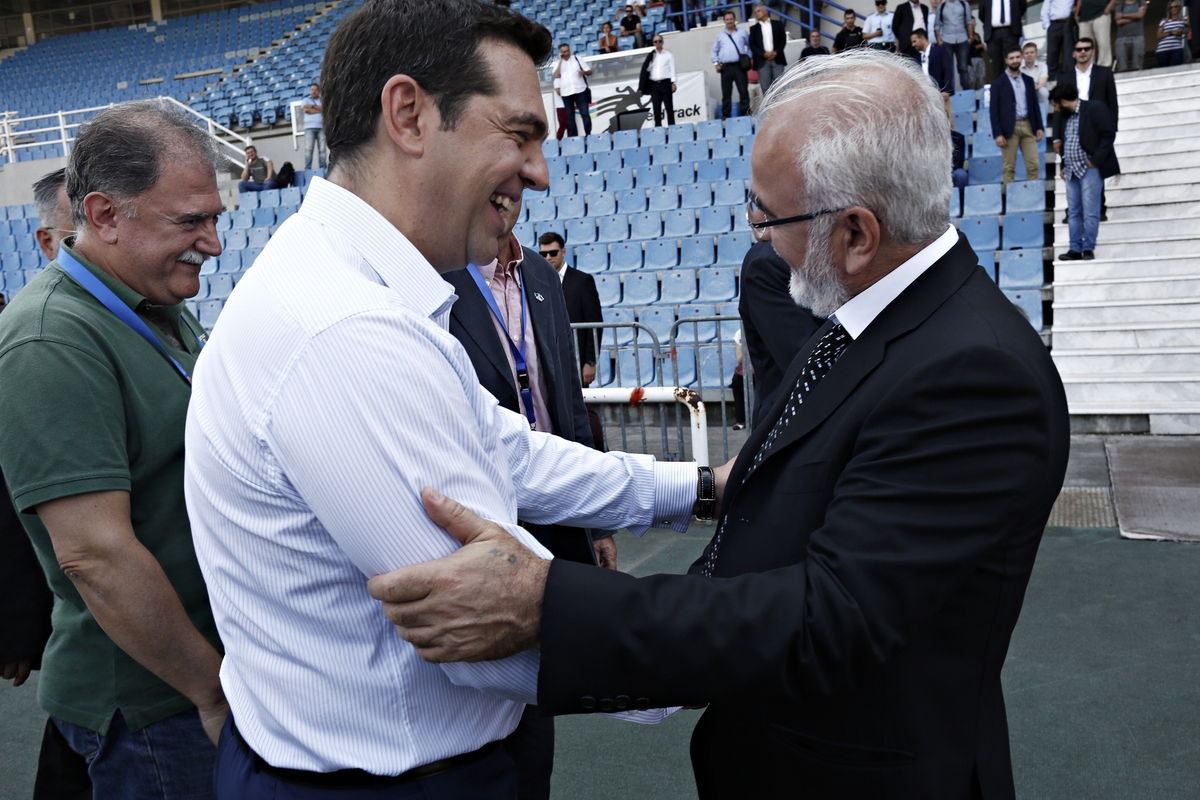 Το Μαξίμου διαψεύδει μέσω διαρροών τους Αμερικανούς για τον Σαββίδη