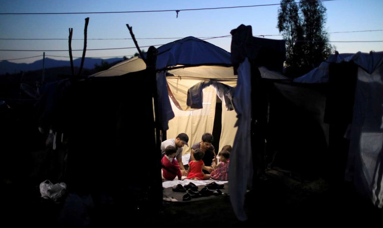 Aκριβοί στις λέξεις και φτηνοί στα δισ.