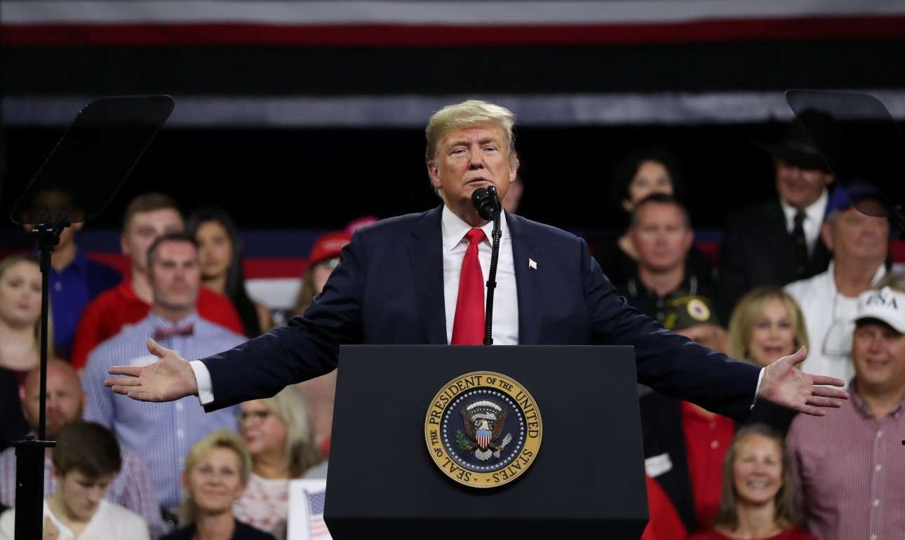 Ο Τραμπ βάζει τέλος στη βίζα για τους ομόφυλους συντρόφους εργαζομένων στον ΟΗΕ