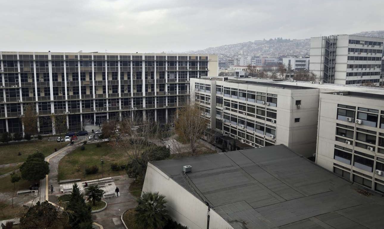 Κραυγή αγωνίας από 415 καθηγητές του ΑΠΘ για την ανομία στο ίδρυμα