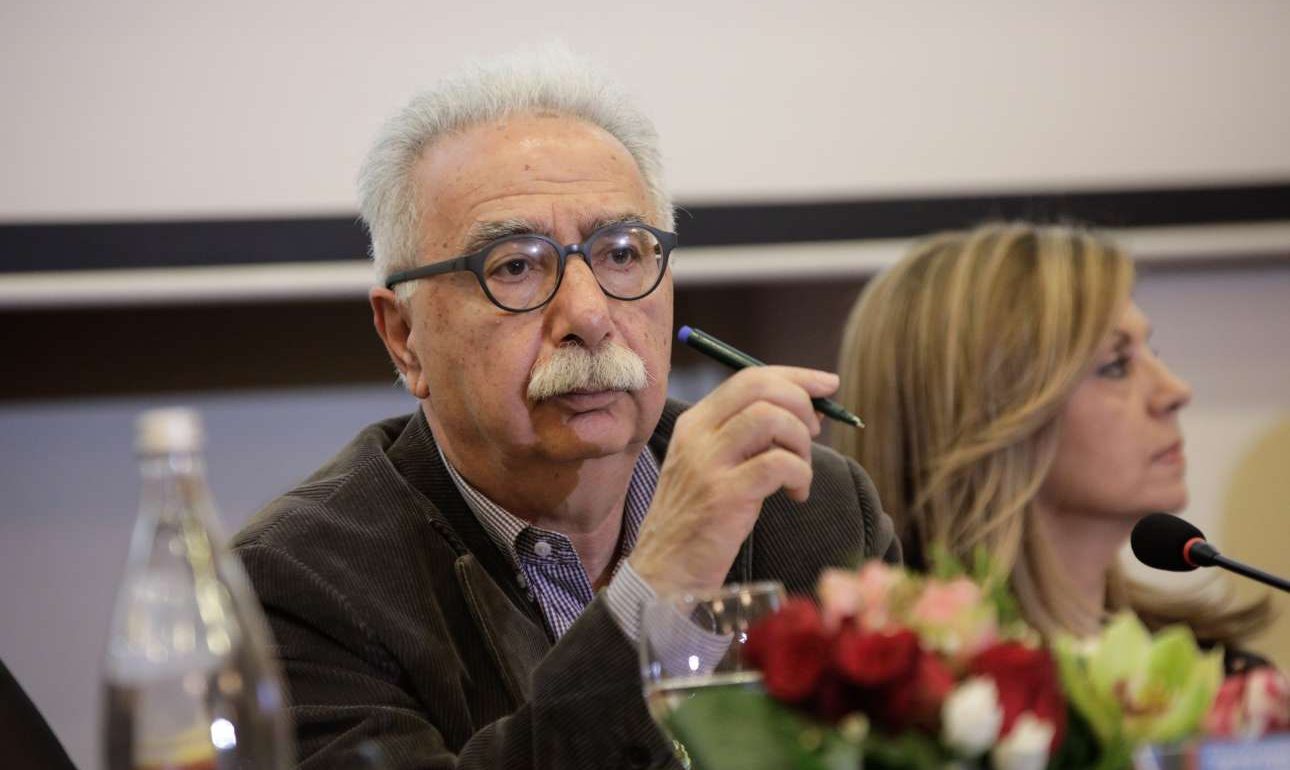 Κατακραυγή επιστημόνων κατά Γαβρόγλου για την περικοπή μαθημάτων στο Λύκειο