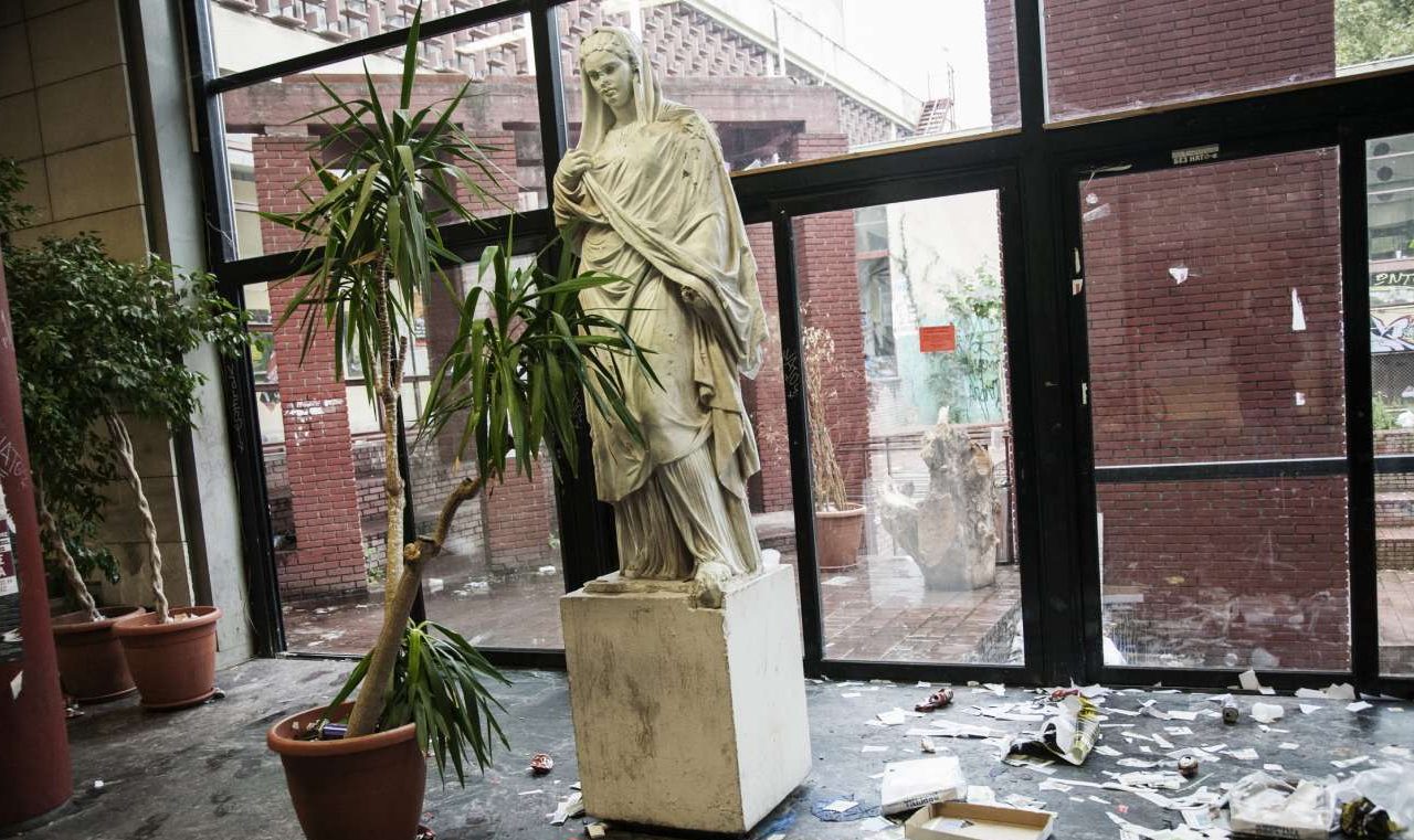 Χαμηλές πτήσεις στα ΑΕΙ σημαίνει χαμηλές πτήσεις για τη χώρα