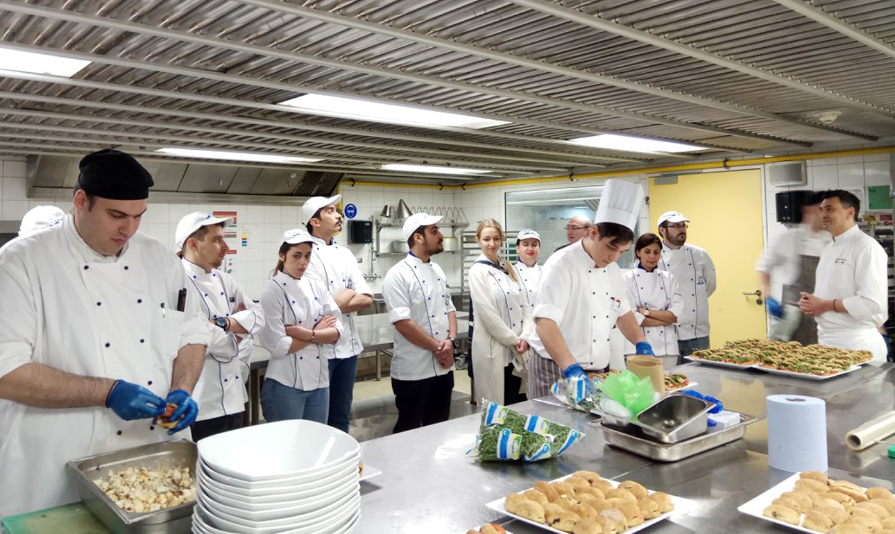 Οι αληθινοί Masterchef στις αληθινές κουζίνες