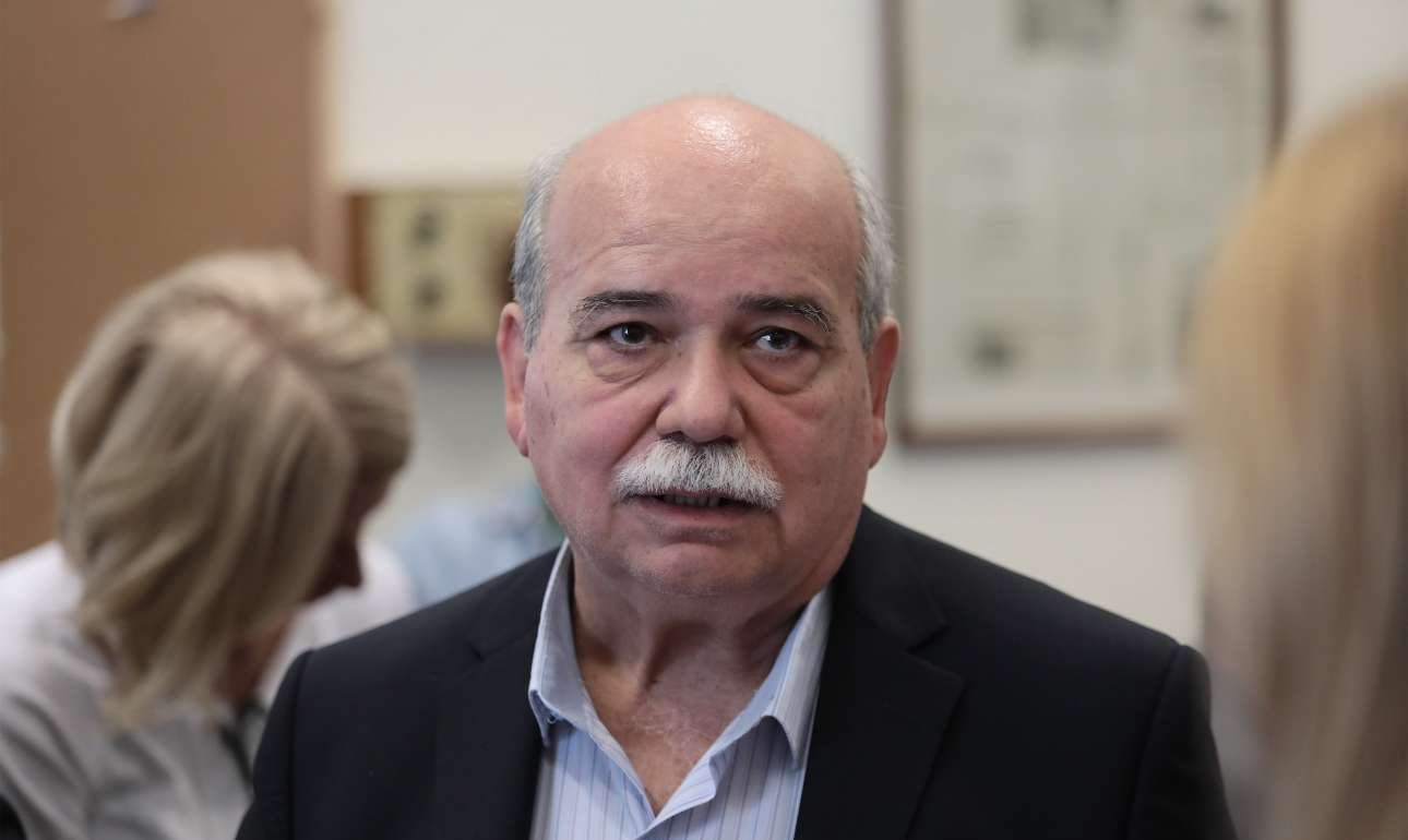 Βούτσης: «Αποσταθεροποιητική η παρέμβαση του Καμμένου»