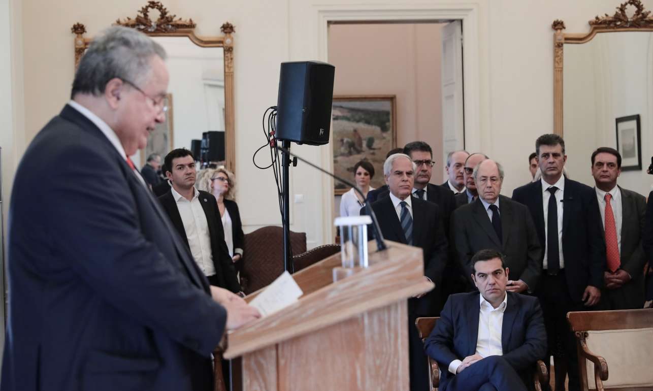 Αποχαιρετισμός Κοτζιά με «δώρο» Τσίπρα