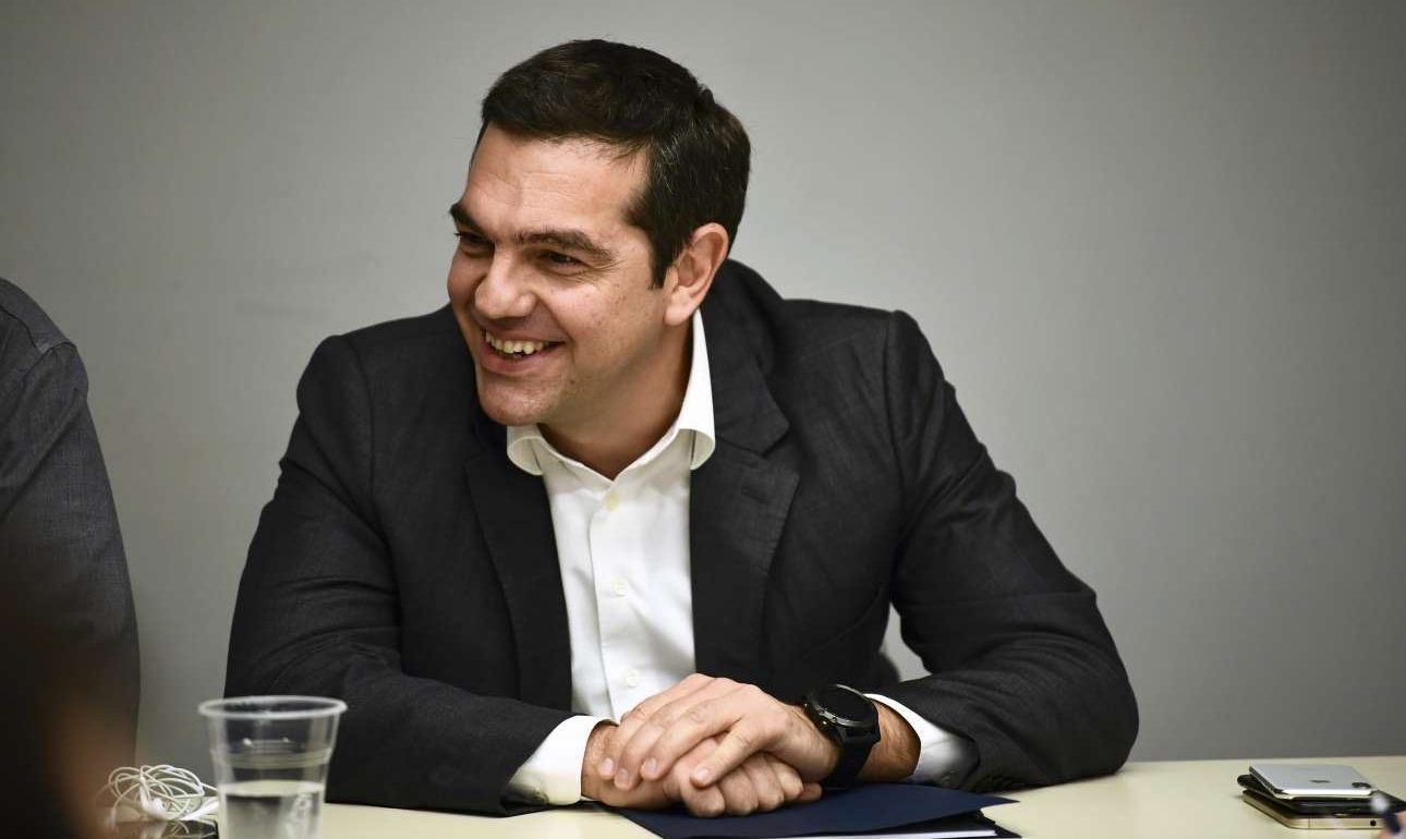 Ο Τσίπρας «ακυρώνει» Κοτζιά: Θα επεκτείνω την αιγιαλίτιδα με νομοσχέδιο