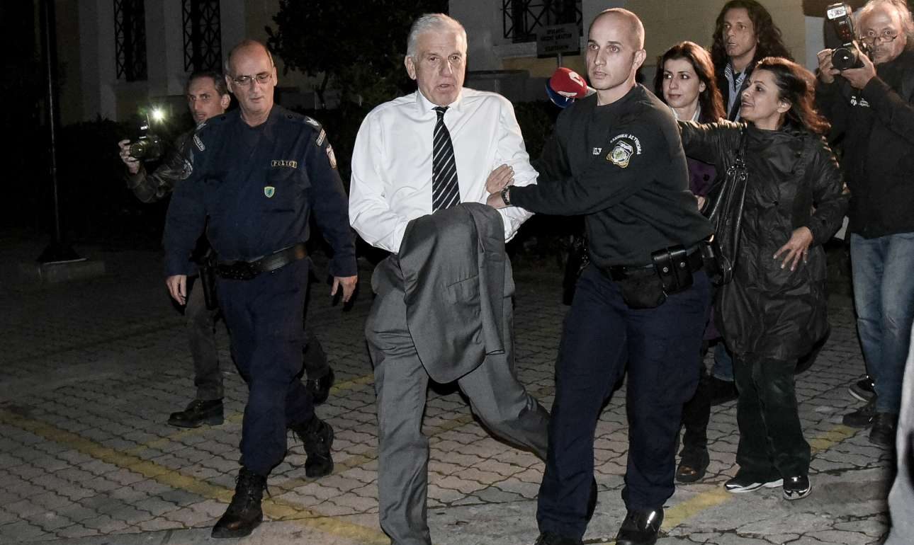 Δεκατρείς συμμαθητές του Γιάννου Παπαντωνίου παίρνουν θέση