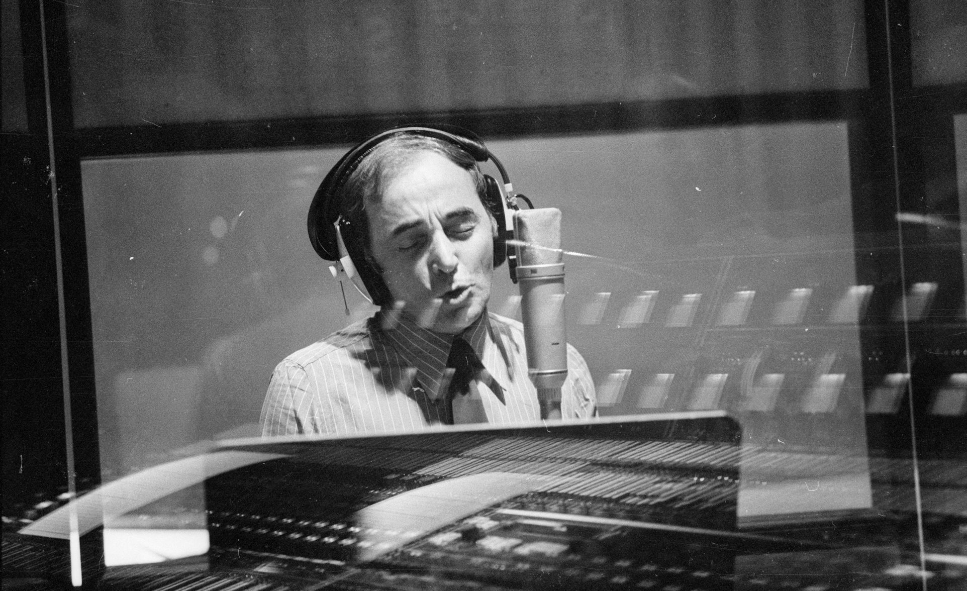 Ο Σαρλ Αζναβούρ, η Νάνα Μούσχουρη και η παρέα των θρύλων