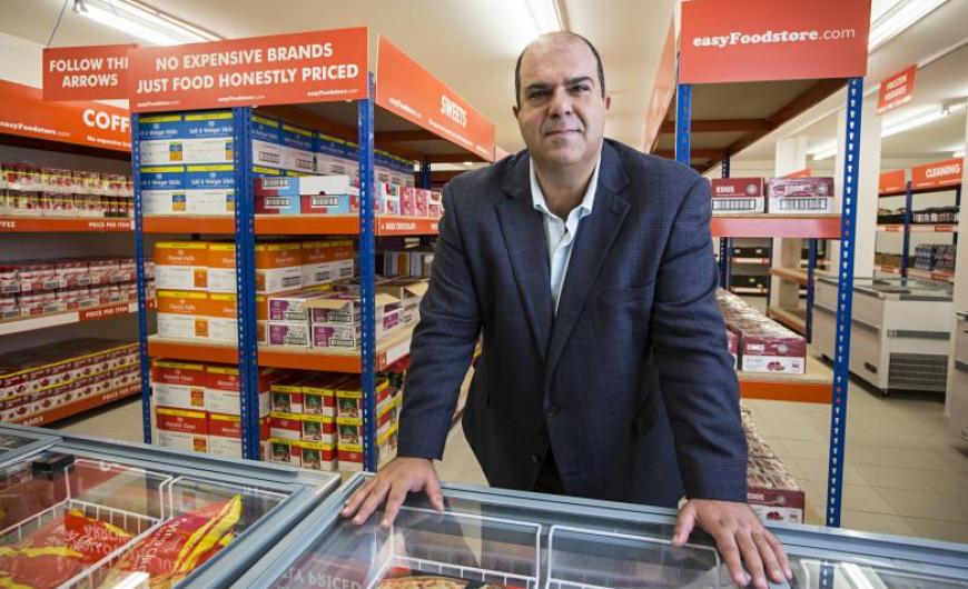 Ερχονται στην Αθήνα τα «σούπερ μάρκετ των φτωχών» από τον Στέλιο Χατζηιωάννου