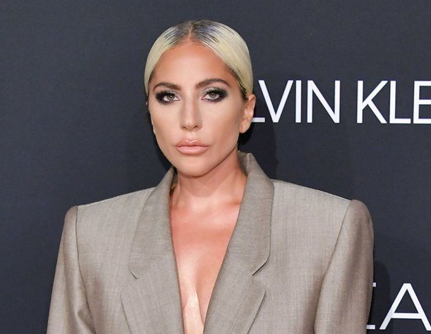 Η Lady Gaga ξεσπαθώνει και τιμά τα παντελόνια της