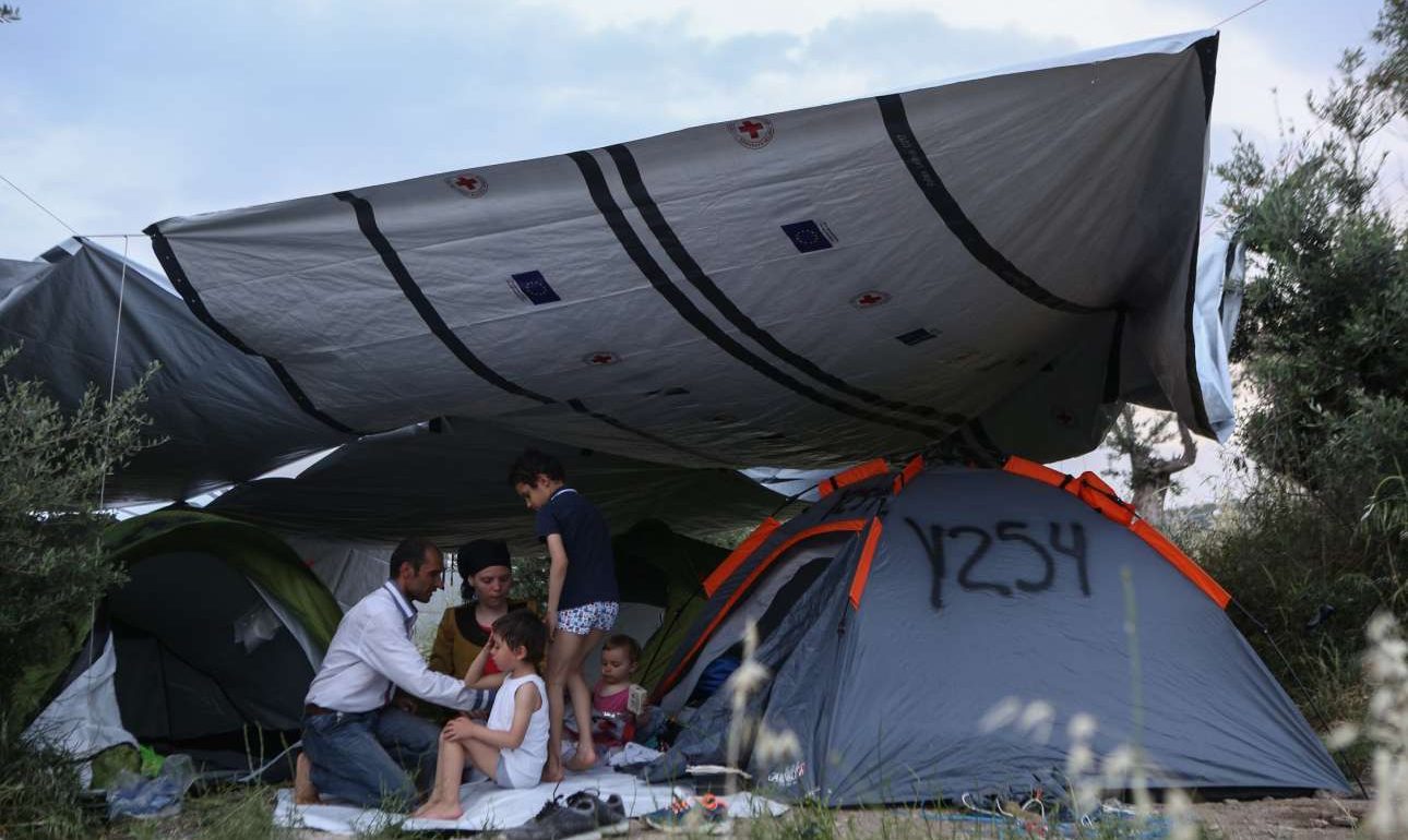 Deutsche Welle: Τρόμος στη Μόρια με τζιχαντιστές, ναρκωτικά και πορνεία