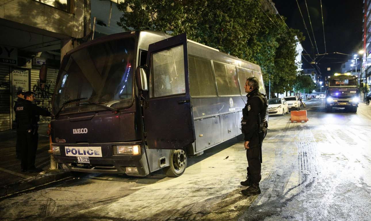 Ξεσπούν οι αστυνομικοί για την Ομόνοια: «Αδίστακτοι οι δράστες, ήθελαν να μας σκοτώσουν»