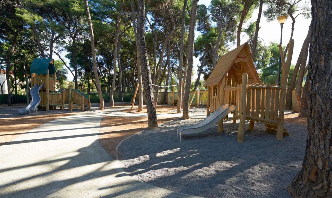 Ετοιμες να λειτουργήσουν 16 ακόμη παιδικές χαρές σε έντεκα γειτονιές της Αθήνας