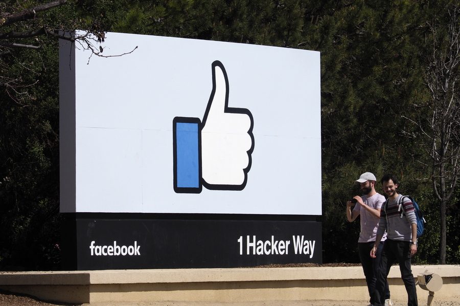 Οι δέκα αποχρώσεις του… like