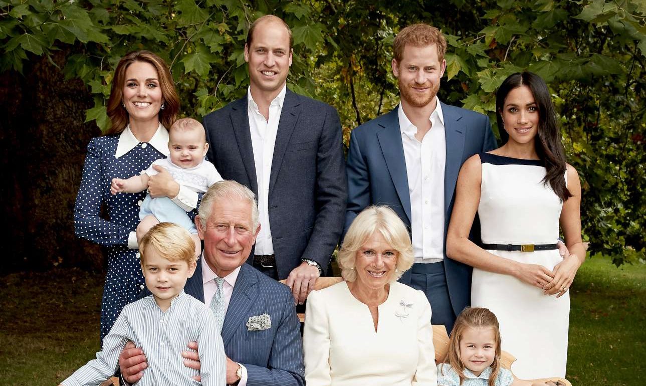 Πρίγκιπας ετών 70: Ο Κάρολος, η διαδοχή και ένας μουσακάς με πέρδικα