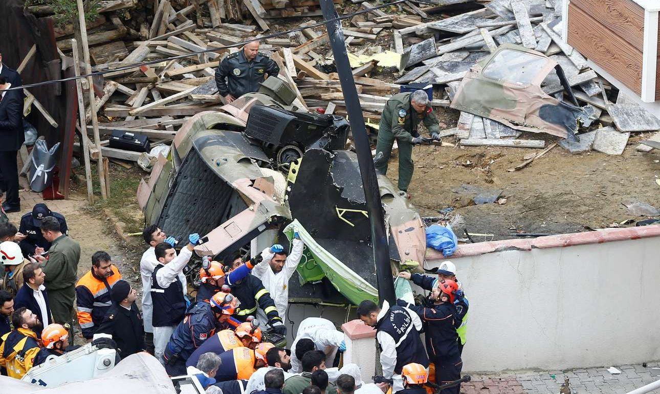 Τέσσερις νεκροί κατά τη συντριβή στρατιωτικού ελικοπτέρου στην Κωνσταντινούπολη