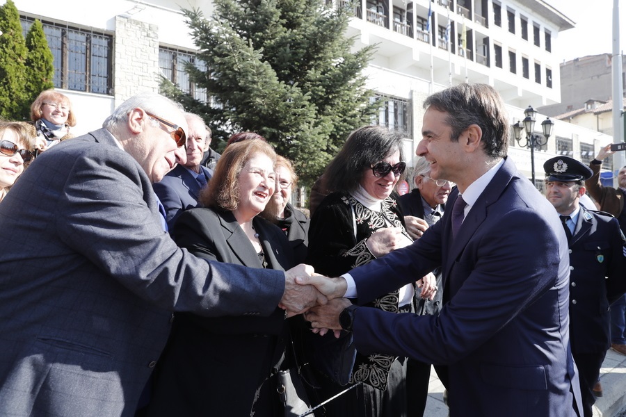 Μητσοτάκης: Ας μην πληρώσει η χώρα και την πτώση του κ. Τσίπρα