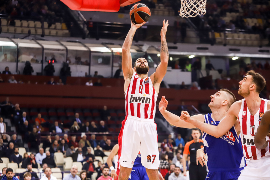 Ενας εντυπωσιακός Ολυμπιακός ισοπέδωσε την Μπούντουτσνοστ