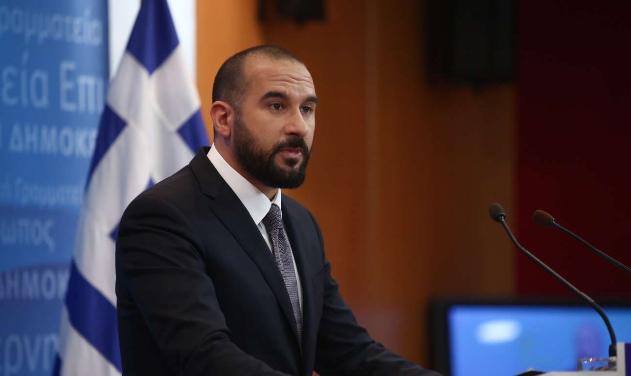 Αναμενόμενο: Ο Τζανακόπουλος υπόσχεται χιλιάδες προσλήψεις στο Δημόσιο στη θέση των ιερέων