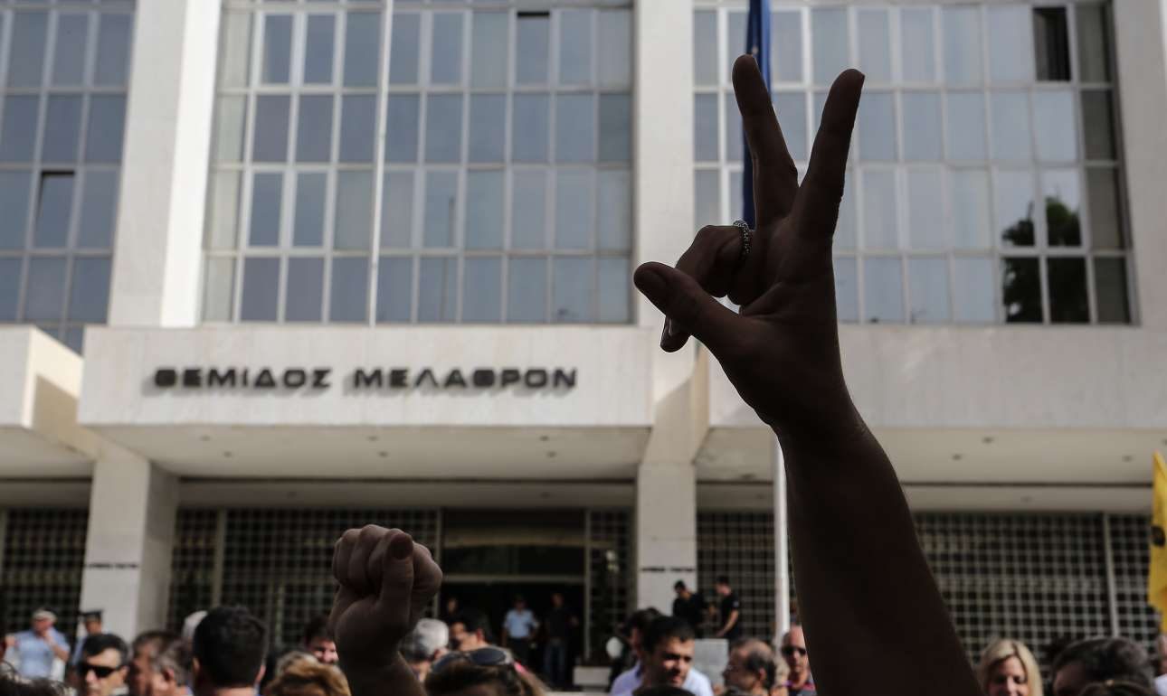 Παρέμβαση εισαγγελέως Αρείου Πάγου για αναίρεση φύλακισης της καθαρίστριας