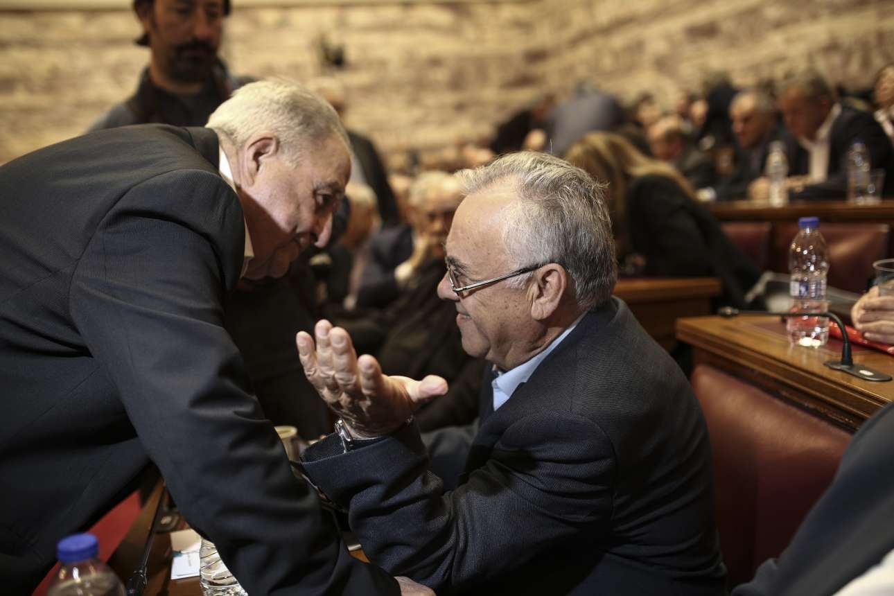 ΝΔ: Υπουργοί κρύβονται πίσω από τη «σκανδαλώδη υπόθεση» ΔΕΠΑ-Λαυρεντιάδη