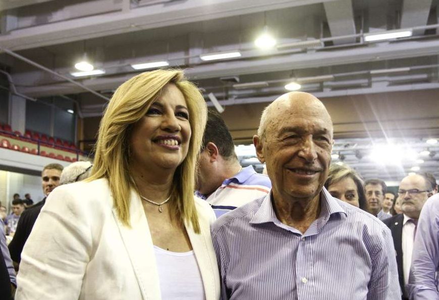 Σχέδιο Τσίπρα – καραμανλικών πίσω από τη στοχοποίηση Σημίτη, βλέπει η Φώφη