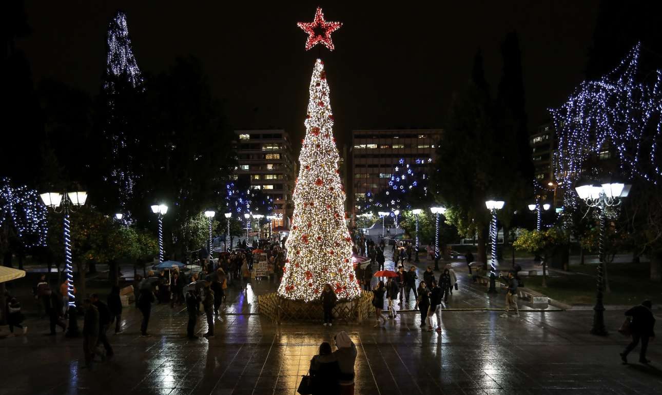 Φωταγωγείται σήμερα το χριστουγεννιάτικο δέντρο στην Αθήνα