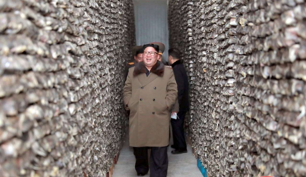 Εμπορική επιτυχία (αλλά και σάλος) για την «μάσκα ομορφιάς Κιμ Γιόνγκ Ουν»