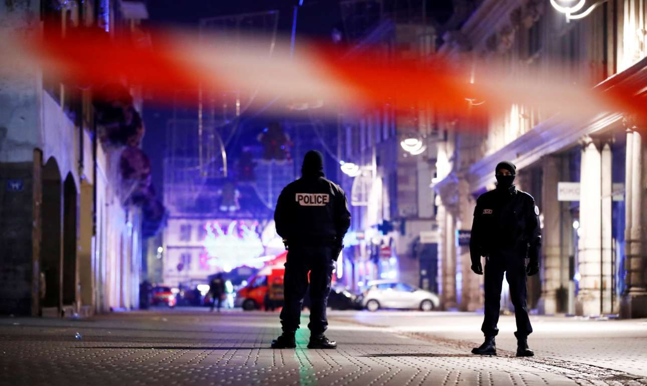 Χριστουγεννιάτικος εφιάλτης στο Στρασβούργο: Πυροβολισμοί με τρεις νεκρούς και 12 τραυματίες