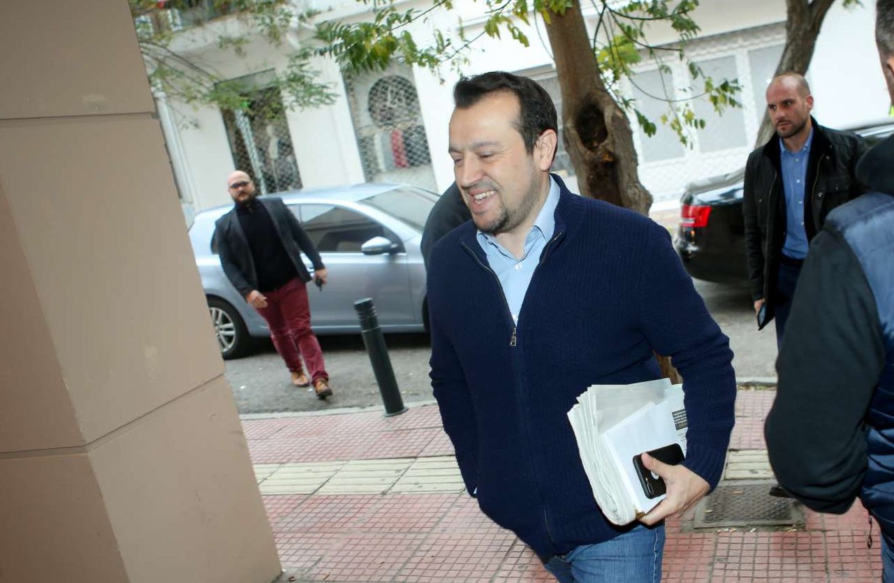 Ο Νίκος Παππάς για τον παιδικό του φίλο Πετσίτη: «Καλύτερα να σας τα πει ο ίδιος»