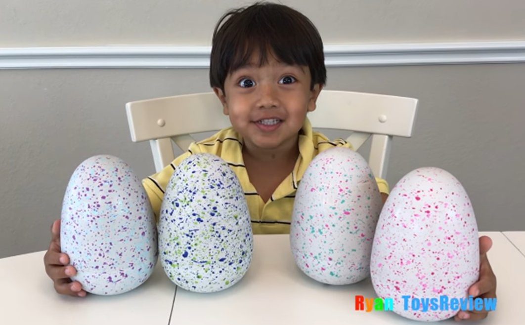 Ο επτάχρονος YouTuber που έβγαλε 19 εκατομμύρια ευρώ σε έναν χρόνο