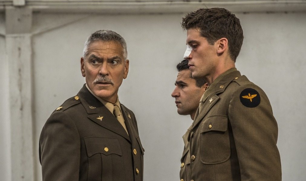 «Catch-22»: η αντιπολεμική σάτιρα του Τζορτζ Κλούνεϊ