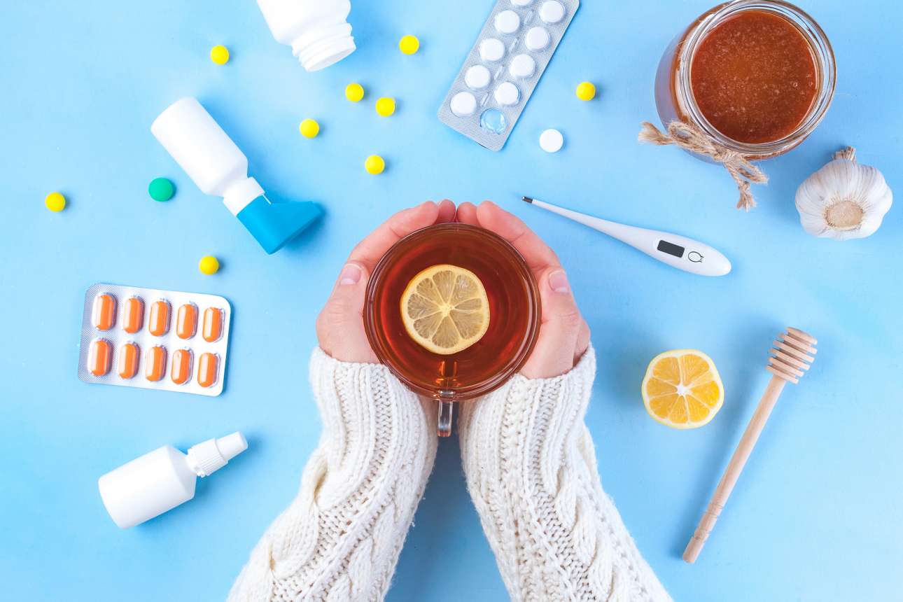 Γιατροσόφια για το κρυολόγημα: Παραμύθια του παλιού καιρού ή μήπως έχουν βάση;