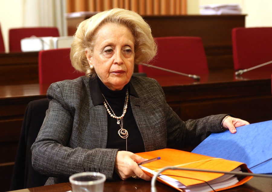 Με τις ψήφους Ενωσης Κεντρώων και Χρυσής Αυγής η Θάνου πρόεδρος της Επιτροπής Ανταγωνισμού