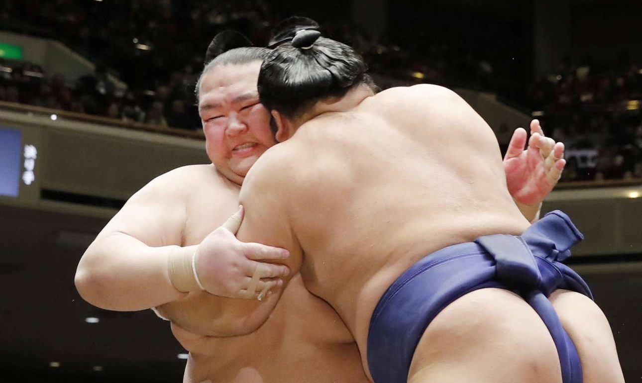 Αποσύρθηκε ο τελευταίος ιάπωνας πρωταθλητής του σούμο
