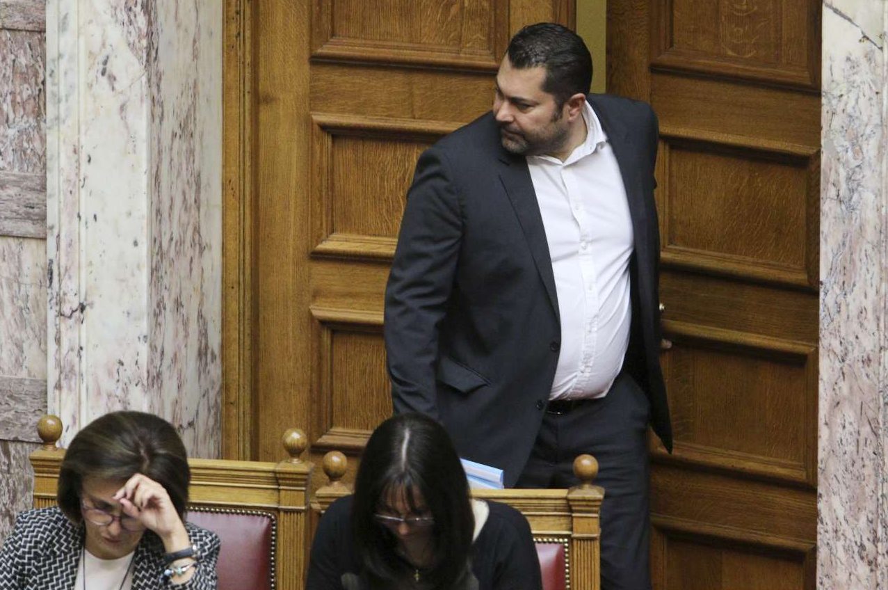 Τροπολογία: Ο Τσίπρας κάνει τώρα ευκολίες πληρωμής στους καναλάρχες