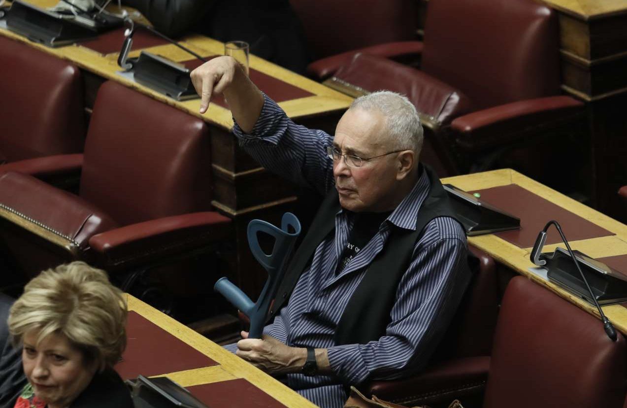 Ζουράρις: Δεν ψηφίζω τη Συμφωνία, ελπίζω να μην περάσει