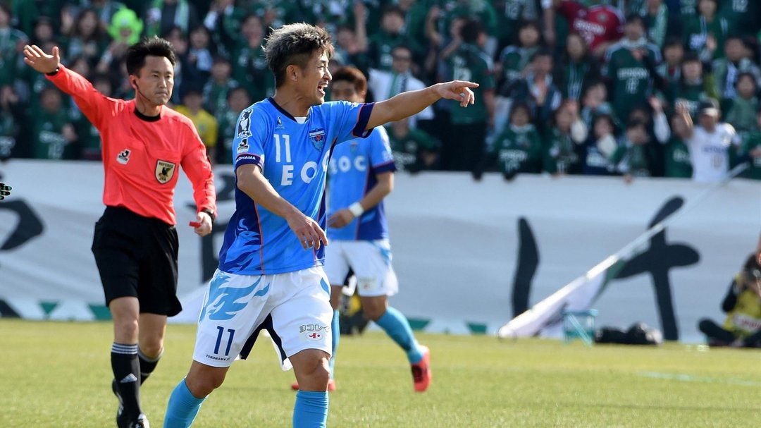 Ο «βιονικός» Ιάπωνας που παίζει μπάλα στα 52