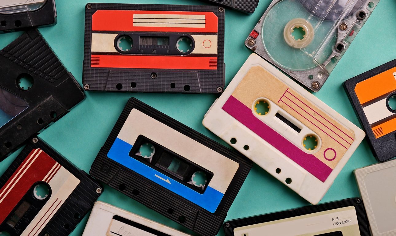 Ποιο streaming; Μετά το βινύλιο, επιστρέφει και η κασέτα!