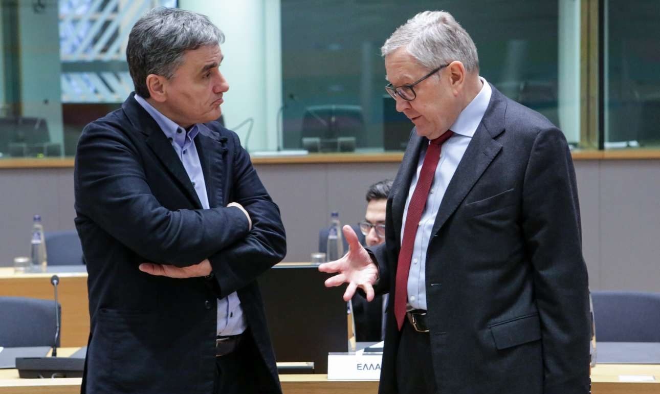 Καμπανάκι από Ρέγκλινγκ για τα «ανοιχτά ζητήματα» – Στο επόμενο Eurogroup οι επιστροφές ομολόγων