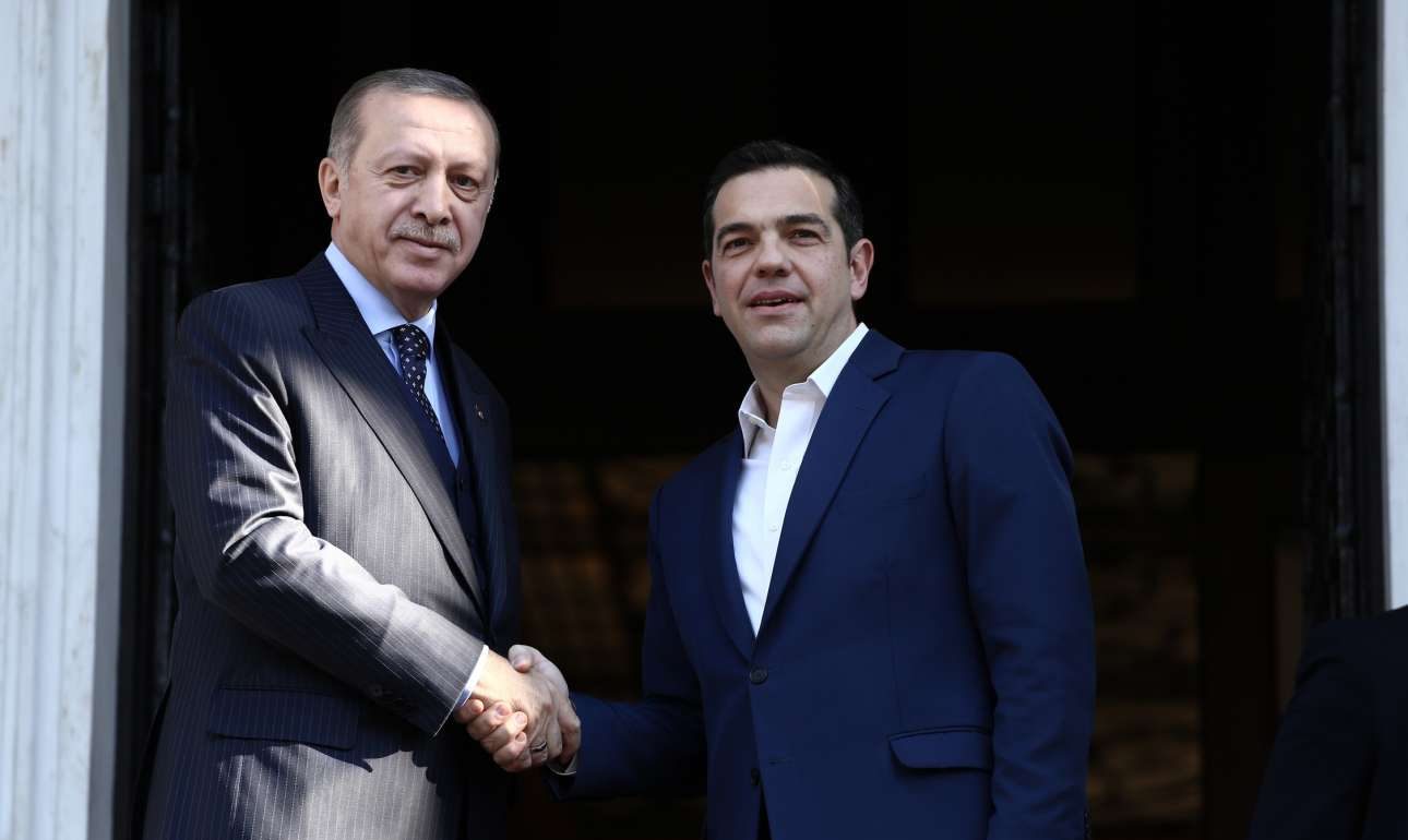 Hurriyet: Τι θα συζητήσουν Ερντογάν και Τσίπρας, ενισχυμένες οι συνομιλίες χωρίς τον Καμμένο