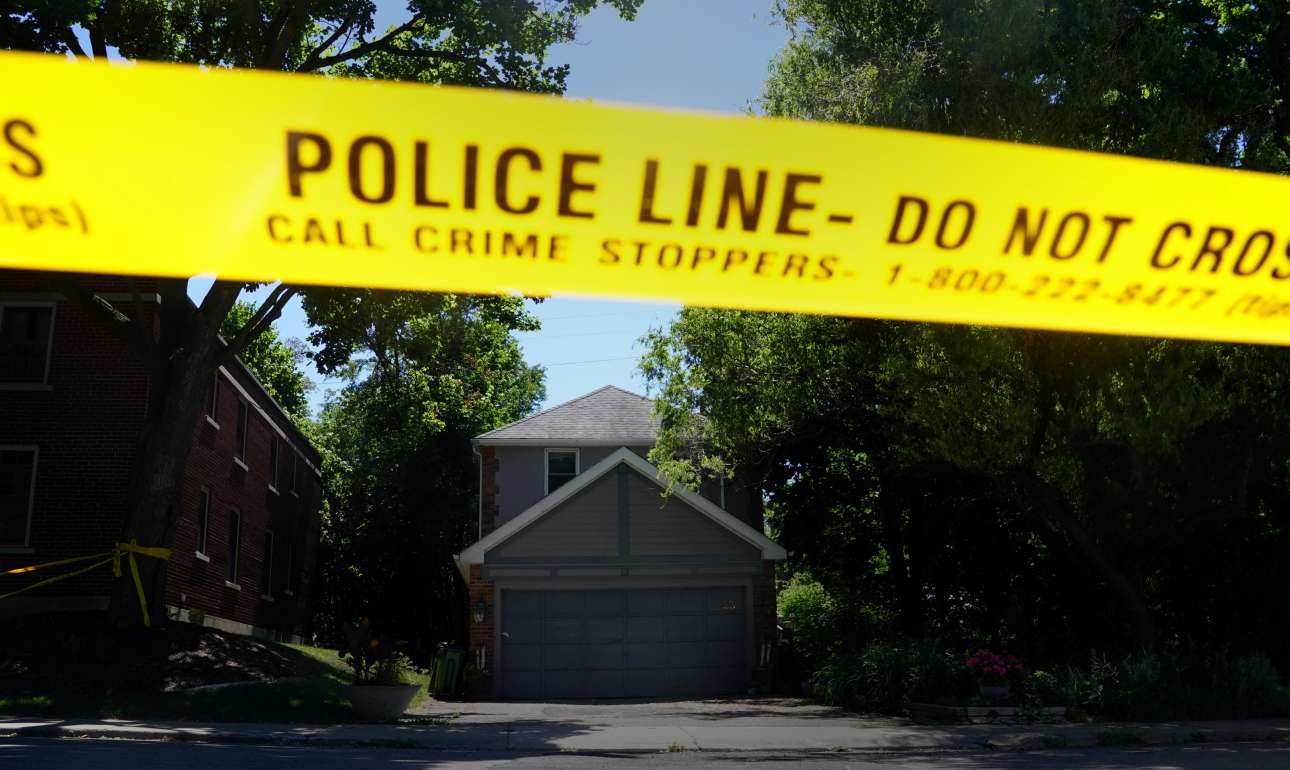 Σοκ στις ΗΠΑ: Αγόρι 4 ετών πυροβόλησε στο πρόσωπο την έγκυο μητέρα του