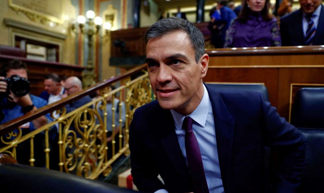 Ισπανία: Πρόωρες εκλογές σχεδιάζει ο Σάντσεθ μετά την καταψήφιση του προϋπολογισμού