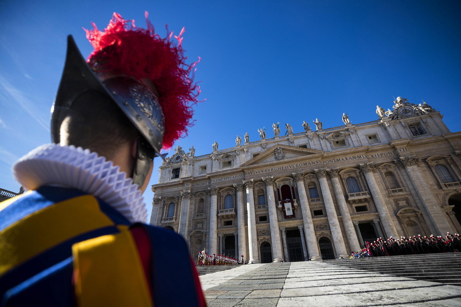 Βατικανό: Από 3D εκτυπωτή τα νέα κράνη της Ελβετικής Φρουράς
