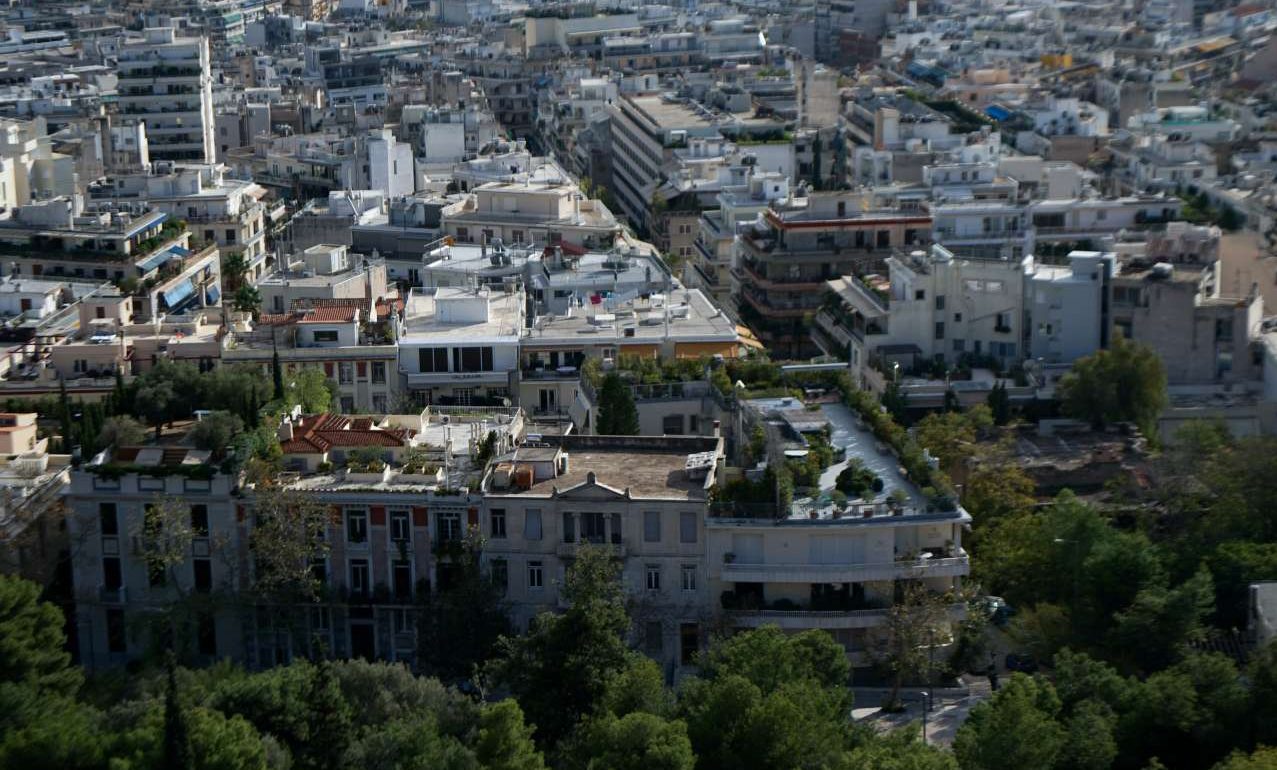 BBC: Η έκρηξη του Airbnb στην Αθήνα «βλάπτει» τους κατοίκους της πρωτεύουσας