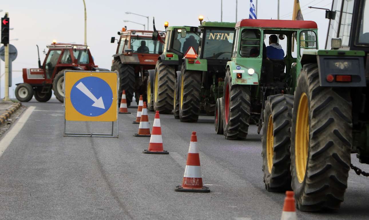 Ακαρπη η συνάντηση αγροτών και κυβέρνησης – Νέες συνελεύσεις στα μπλόκα