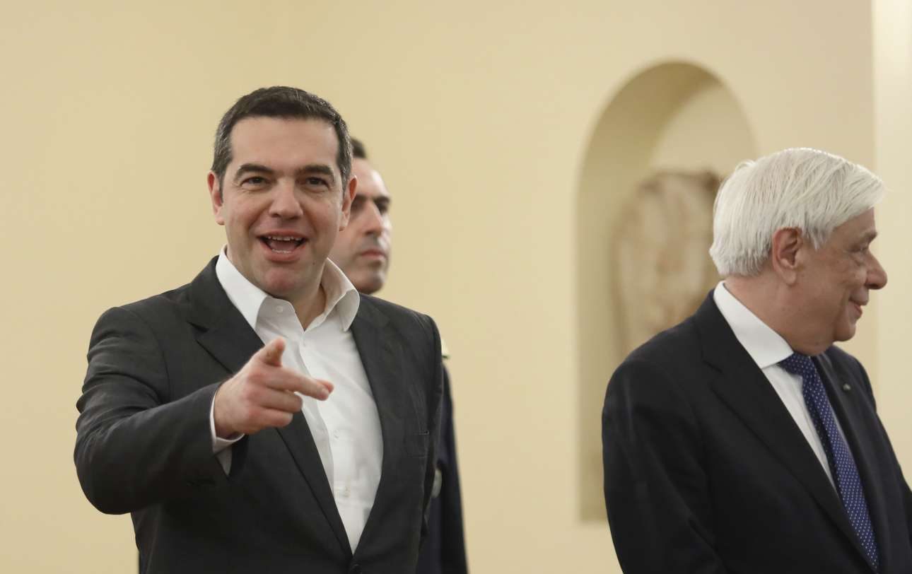 Εποχή κανονικότητας ή κυνικότητας;