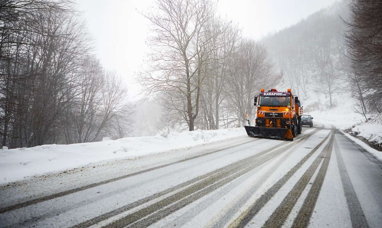 Η κακοκαιρία «Χιόνη» είναι ακόμη εδώ – Χιόνια και απαγορευτικό απόπλου